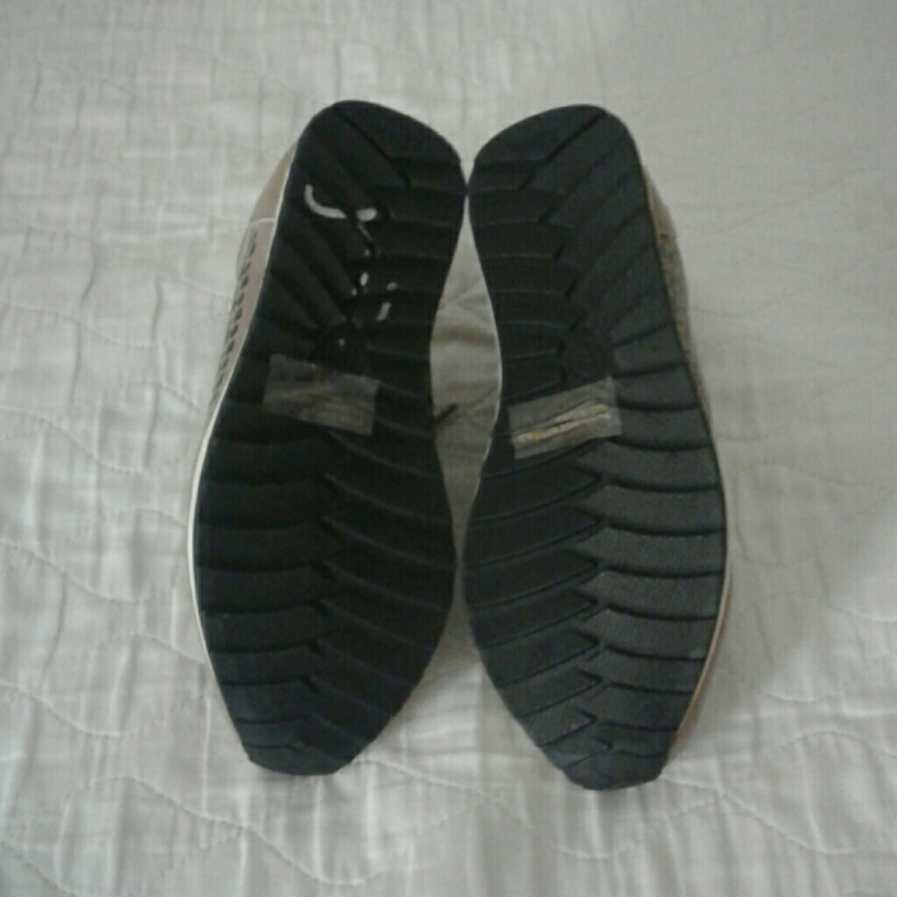 Link Shoes - Picture 4 of 4